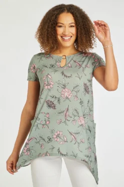 Short Sleeve Hanky Hem Floral Tunic With Metal Ring