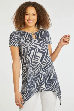 Short Sleeve Geo Print Hanky Hem Tunic With Metal Ring