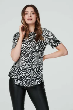Stella Morgan - Short Sleeve Zebra Print Shell Top
