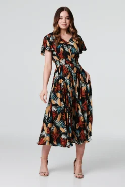 Izabel London – Leaf Print Midi Skater Dress