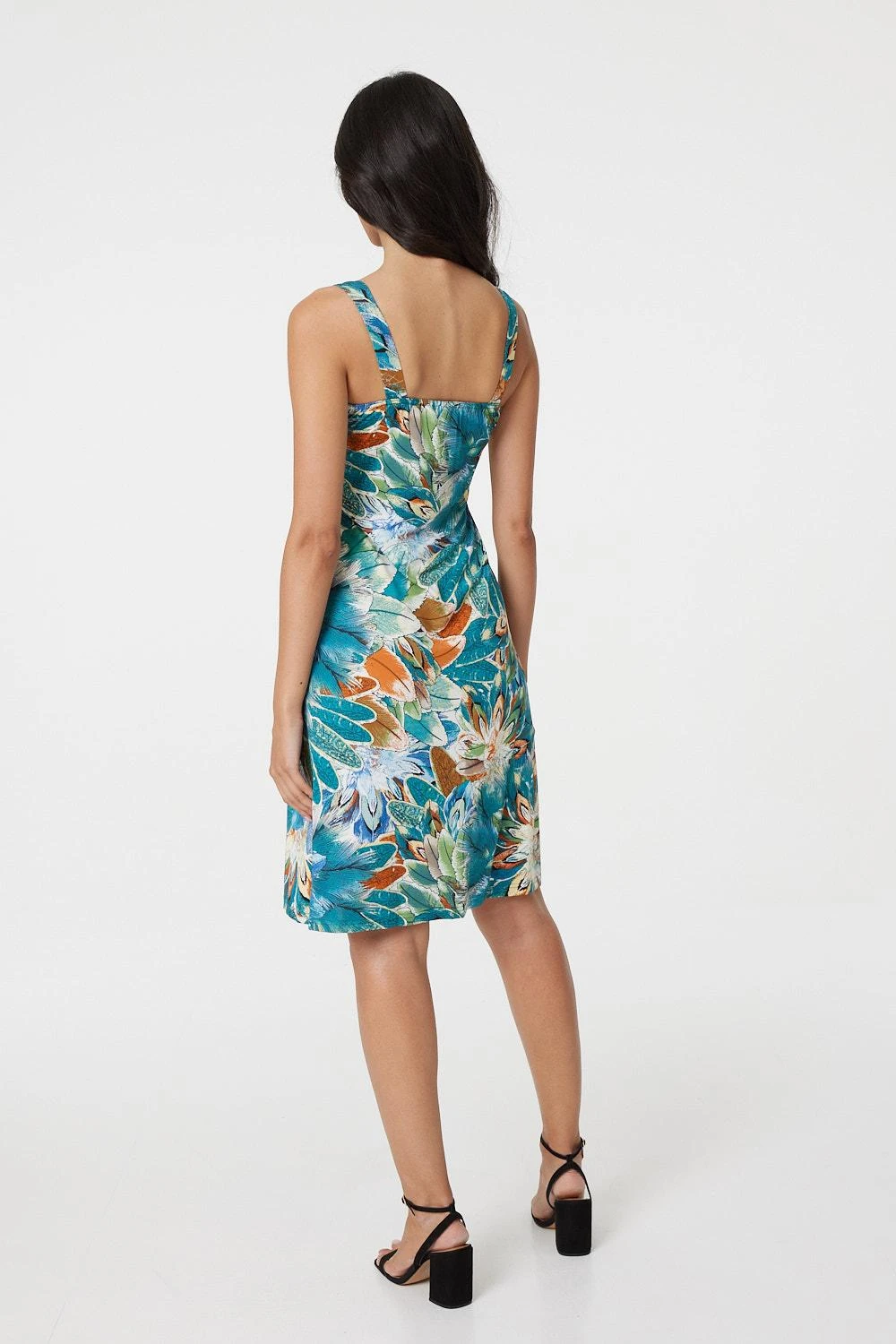 Izabel London – Leaf Print Sleeveless Sun Dress - Image 3