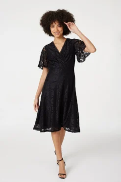 Izabel London – Lace Midi Skater Dress