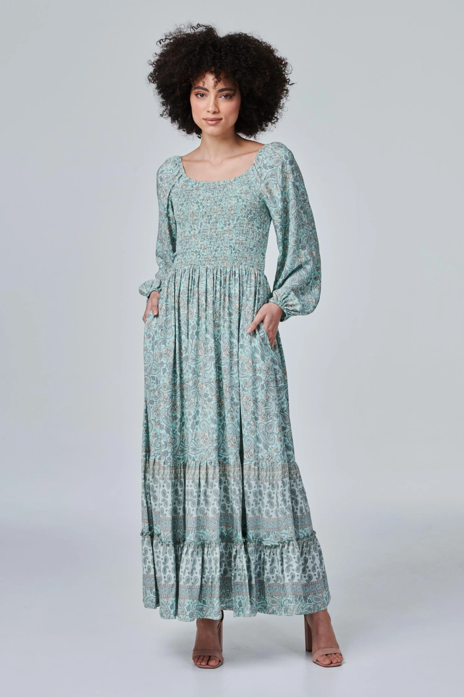 Izabel London – Paisley Smocked Maxi Dress