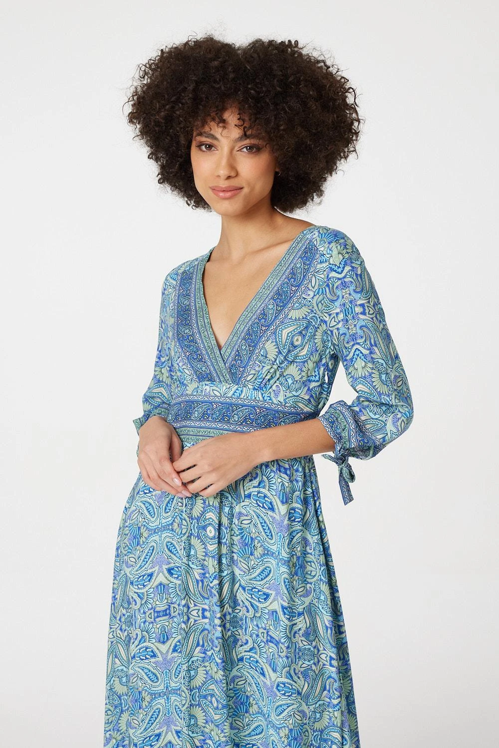 Izabel London – Paisley Tie Sleeve Maxi Dress - Image 2