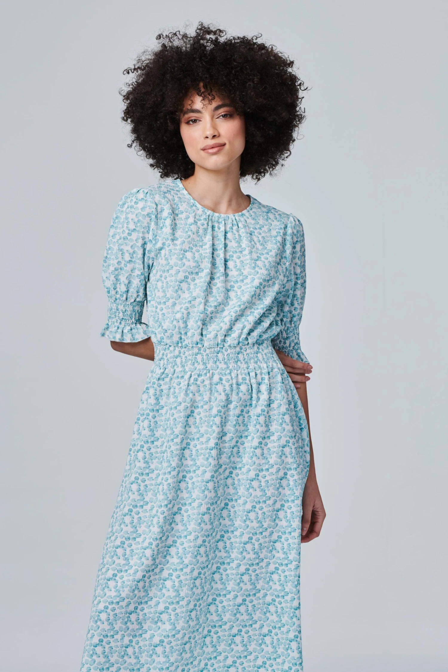 Izabel London – Printed Puff Sleeve Tea Dress - Image 2
